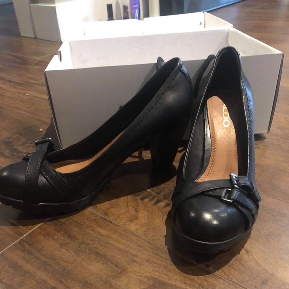 Aldo Work Heels - Picture 2 of 4